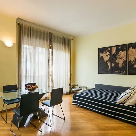 Hemeras Boutique Homes - Duomo Cathedral Design Flat * Милан